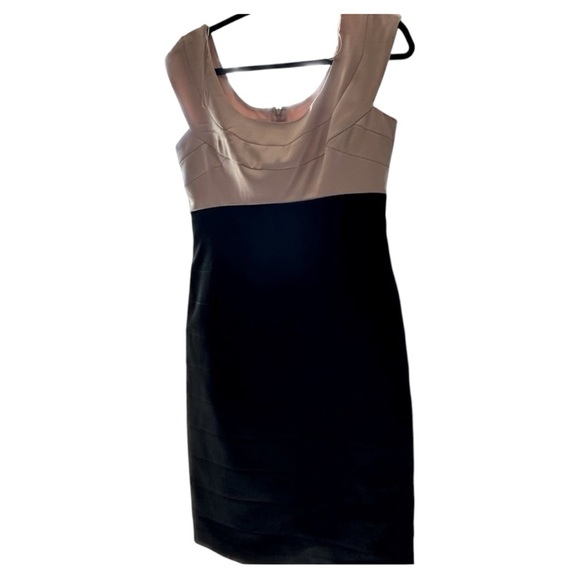 🦋. EUC MAGGY LONDON Women’s sheath midi banded black/ champagne gold, size 8 - Picture 1 of 13
